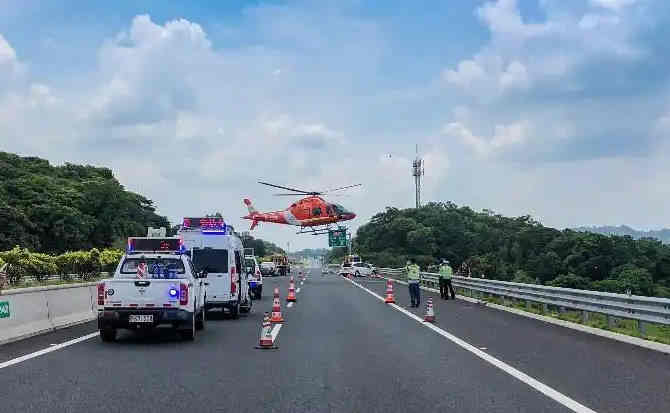 洪雅高速公路汽车救援案例