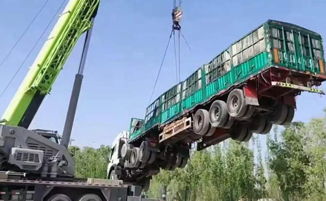 洪雅道路脱困救援案例